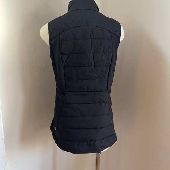 Lululemon Black Lightweight Vest PTP = 17" - Picture 4 of 9